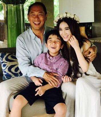 何祖光有自己的孩子吗？何祖光和温碧霞要离(温碧霞和何祖光结婚了吗)