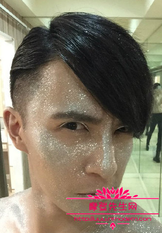 薛之谦KTV抽烟撩妹视频(薛之谦KTV唱歌) 薛之谦KTV抽烟撩妹视频(薛之谦KTV唱歌)