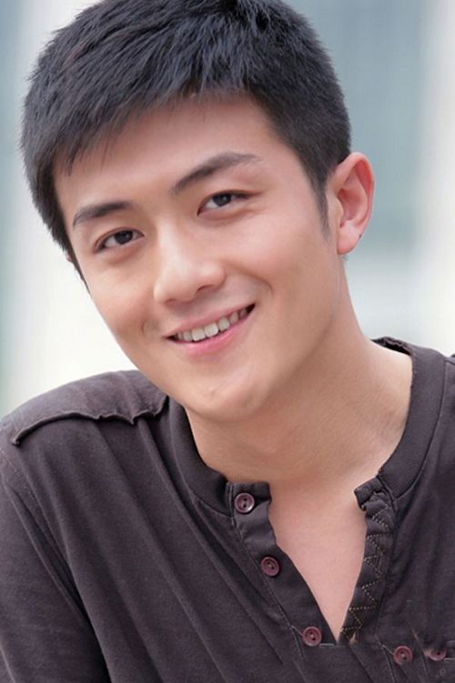 李泽锋是李亚鹏的侄子吗?李泽锋的爸爸是谁 李泽锋是李亚鹏的侄子吗?李泽锋的爸爸是谁