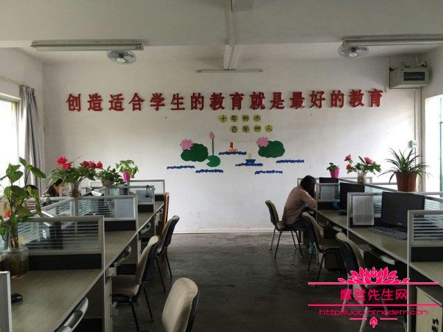 刘嘉卓让高晓松砸琴的视频