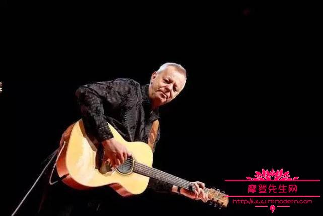 刘嘉卓让高晓松砸琴的视频