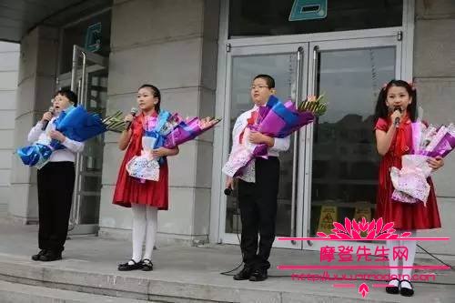 刘嘉卓让高晓松砸琴的视频