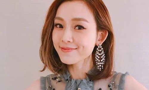 范玮琪说唱歌无法致富被批