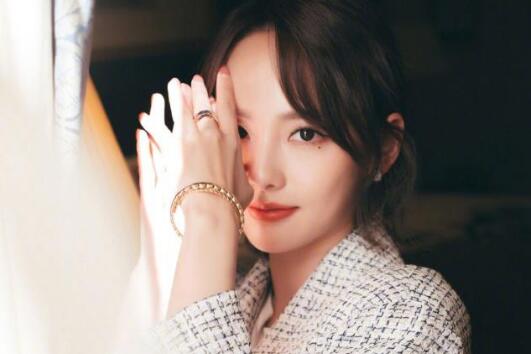 张嘉倪回应拒合影被骂蛇精脸 张嘉倪回应拒合影被骂蛇精脸