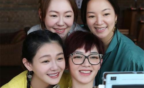 蔡康永小s大尺度接吻照片(蔡康永和小S的节目)