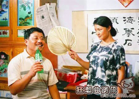 谢大脚为什么喜欢戴手套(谢大脚手套袜子) 谢大脚为什么喜欢戴手套(谢大脚手套袜子)