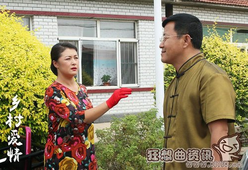 谢大脚为什么喜欢戴手套(谢大脚手套袜子)