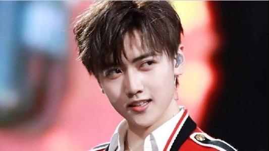 焉栩嘉赵磊关系是一对吗(焉栩嘉赵磊cp叫什么)