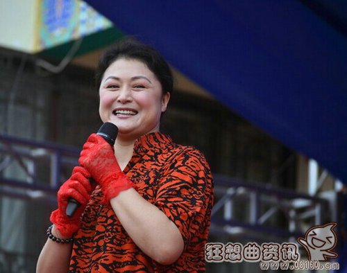 谢大脚为什么喜欢戴手套(谢大脚手套袜子) 谢大脚为什么喜欢戴手套(谢大脚手套袜子)