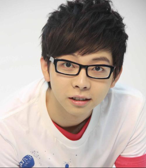 胡夏是阿泰的徒弟吗？胡夏是怎么出道的