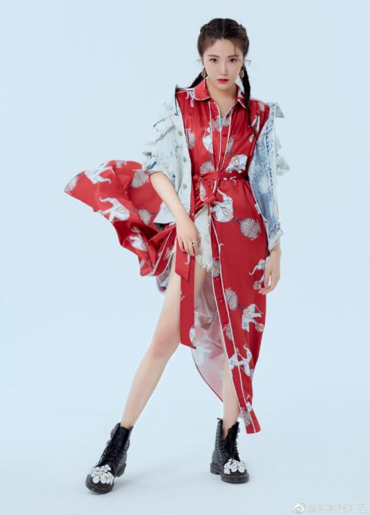 张可盈是张凯丽和谁生的(张可盈和张凯丽什么关系)