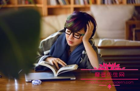 编剧写一个剧本能赚多少钱？如何成为一名合(写剧本能挣多少钱)