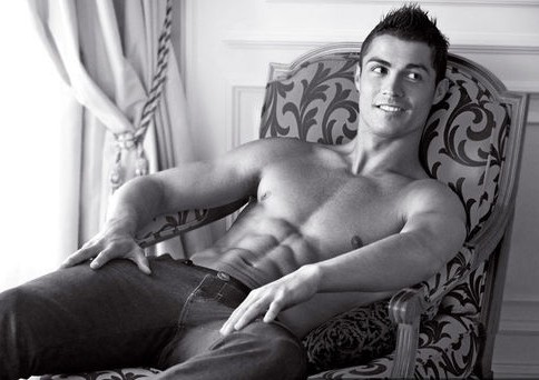 c罗肌肉前后对比图早期也很瘦弱(c罗的肌肉什么水平) c罗肌肉前后对比图早期也很瘦弱(c罗的肌肉什么水平)