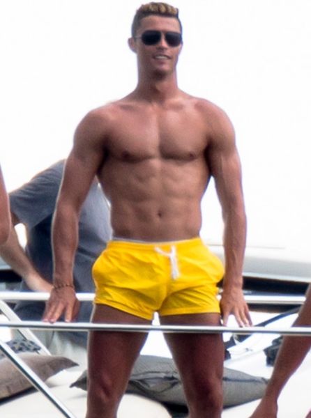 c罗肌肉前后对比图早期也很瘦弱(c罗的肌肉什么水平) c罗肌肉前后对比图早期也很瘦弱(c罗的肌肉什么水平)