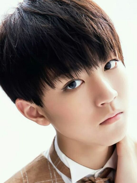 王俊凯卸妆后素颜照(王俊凯脱妆的样子) 王俊凯卸妆后素颜照(王俊凯脱妆的样子)