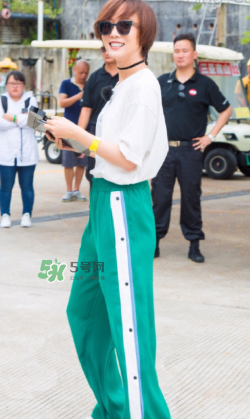 王珞丹极限挑战穿的裤子什么牌子？王珞丹车