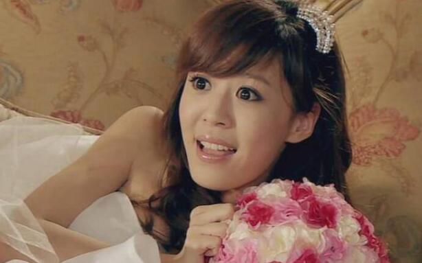 姜妍和李金铭长的一样对比图(李金铭的脸好长)