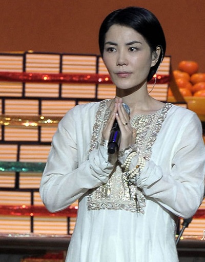 王菲信佛的真正原因(王菲信奉的佛教)