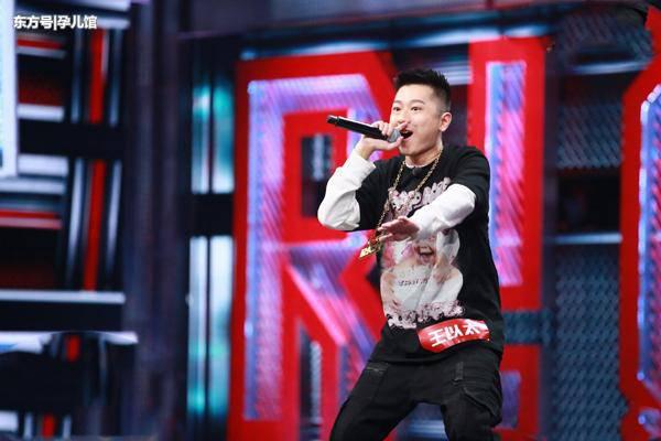 王以太为什么叫王闪火?王以太女朋友资料照 王以太为什么叫王闪火?王以太女朋友资料照