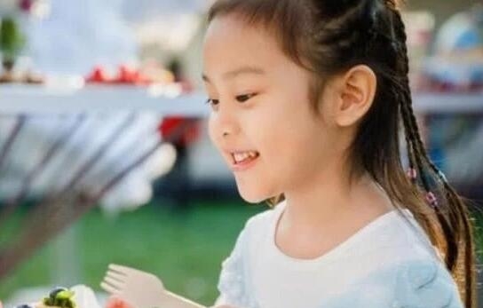 官宣了!鞠红川唐伯虎确定是情侣关系 官宣了!鞠红川唐伯虎确定是情侣关系