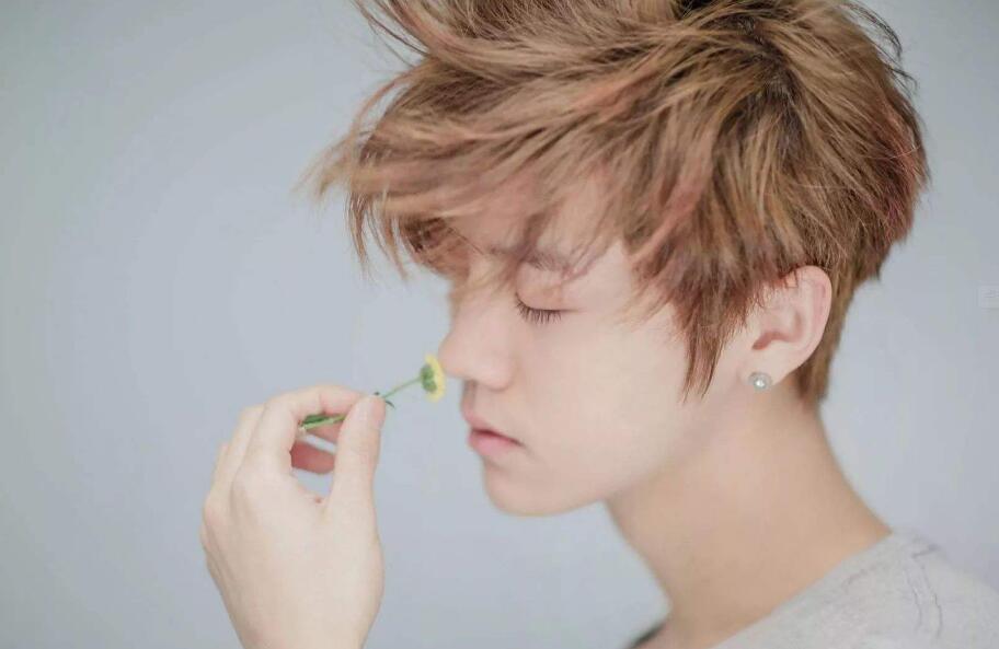 王梦秋是谁和鹿晗什么关系(鹿晗王梦秋天涯酒店) 王梦秋是谁和鹿晗什么关系(鹿晗王梦秋天涯酒店)