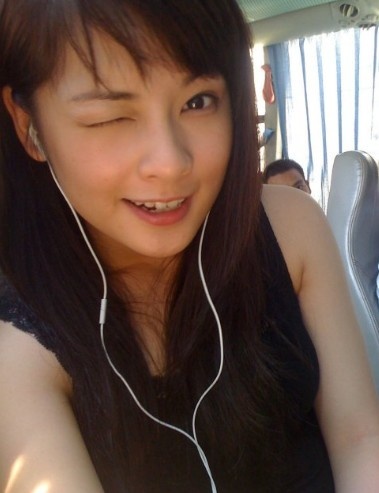 郑钤丹阿香的比基尼照片