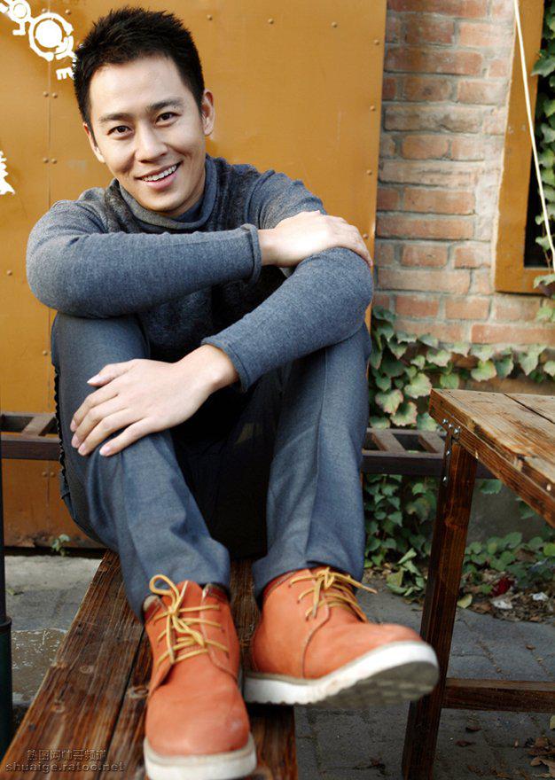 王小毅宁静现状如何分手了吗？王小毅前妻是(宁静男友王小毅照片资料)