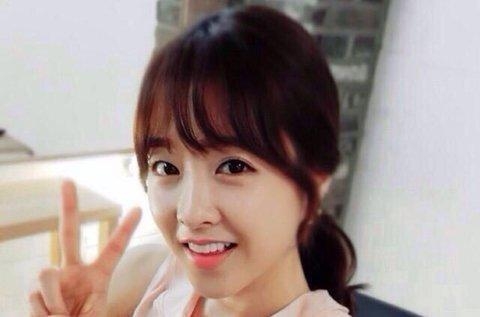 朴宝英图片整容前后对比引热议(朴宝英脸好小)