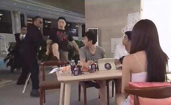 王思聪被人打破头现场图片(王思聪道歉图片)