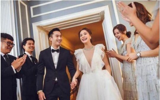 陈冠希阿娇什么关系？