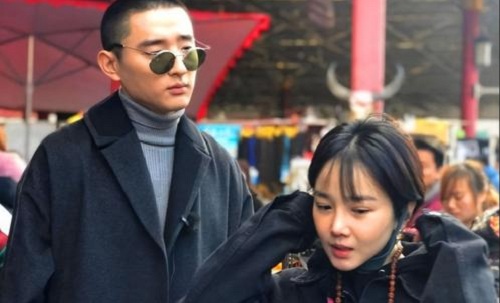 毛不易锥子脸是怎么回事(毛不易的脸为什么是歪的)