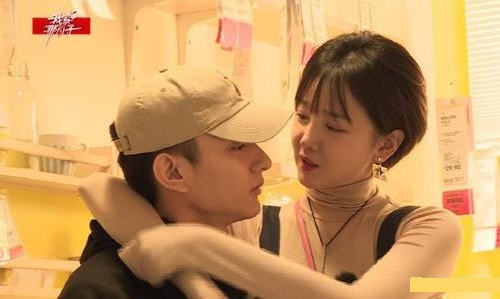 毛不易锥子脸是怎么回事(毛不易的脸为什么是歪的)