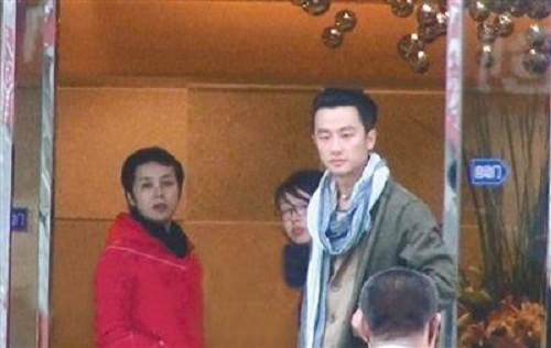 黄轩蒋雯丽天涯扒皮姐弟恋细节(蒋雯丽与黄轩关系)