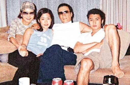 周润发到底有多少钱？周润发捐献财产56亿(周润发捐出多少钱)