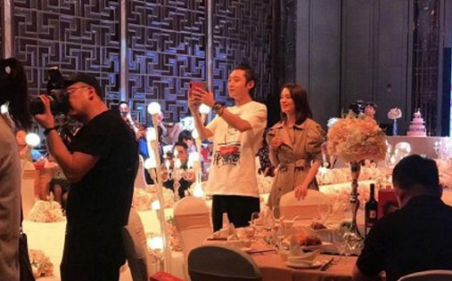 婚变传闻后陈妍希惊艳亮相(陈晓陈妍希婚变传闻)