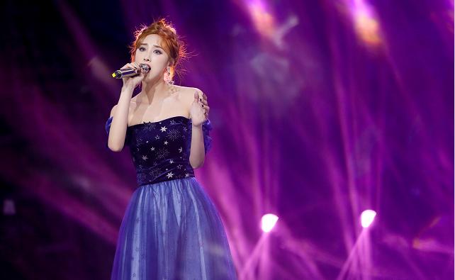 许靖韵为什么叫小背心？许靖韵鼻子好奇怪是