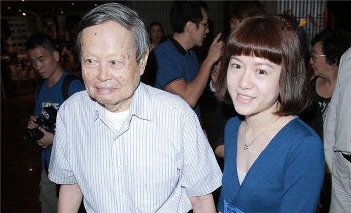 爷孙恋亲吻视频图片(爷孙恋爱情)