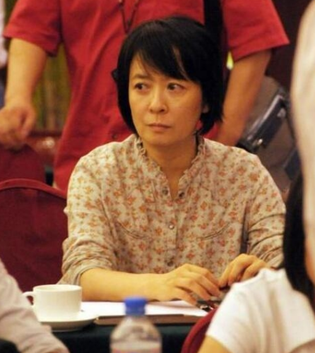 经纪人是干什么的？明星的经纪人工资多少站(明星经纪人的工作)