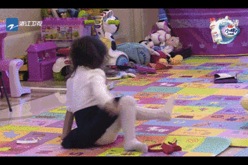 甜馨的好尴尬动态图(甜馨表情包微信动图) 甜馨的好尴尬动态图(甜馨表情包微信动图)