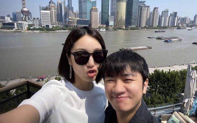 王祖蓝因钟嘉欣辞职具体详情(王祖蓝李嘉欣)