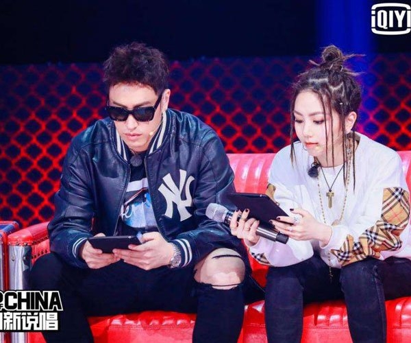 中国新说唱潘玮柏邓紫棋合唱是哪一期(邓紫棋和潘玮柏在新说唱里唱了什么歌)