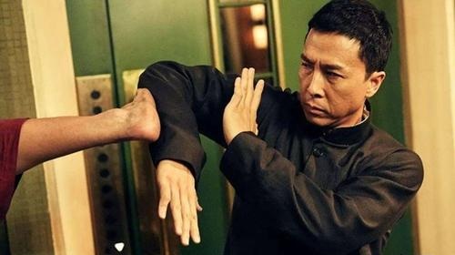 李诞吐槽甄子丹网友直呼勇气可嘉(甄子丹 吐槽)