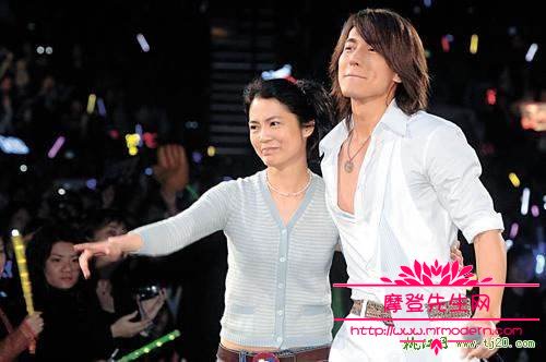 喻虹渊和周渝民结婚照片(喻虹渊周渝民婚礼视频)