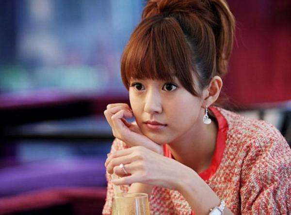 陈赫老婆张子萱晒一家出游迪士尼照片(陈赫 妻子 张子萱近照) 陈赫老婆张子萱晒一家出游迪士尼照片(陈赫 妻子 张子萱近照)