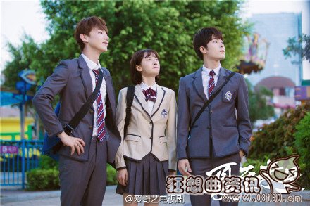 陈赫老婆张子萱晒一家出游迪士尼照片(陈赫 妻子 张子萱近照) 陈赫老婆张子萱晒一家出游迪士尼照片(陈赫 妻子 张子萱近照)