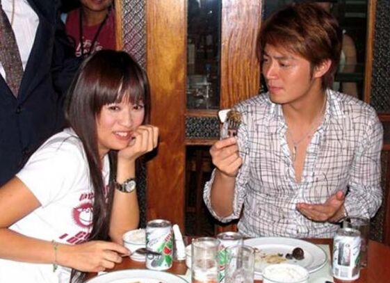 陈乔恩走红毯被抢镜事件始末(王凯陈乔恩红毯)