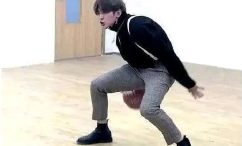 蔡徐坤为什么这么火(蔡徐坤因为什么火的)