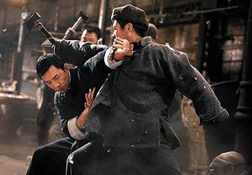 叶伟信和叶问是什么关系？叶伟信为什么那么