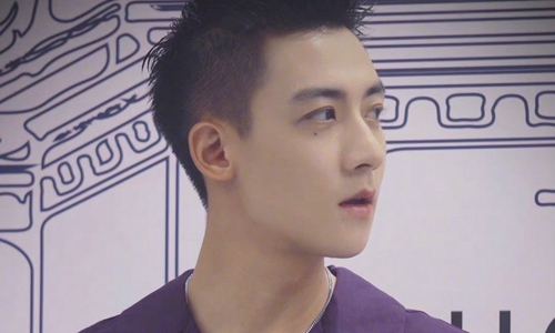 谷嘉诚赵丽娇疑似分手(谷嘉诚女朋友秀恩爱)