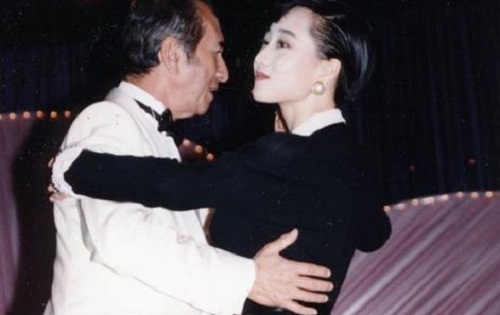 利智露点早期电影真空上阵好大胆 利智露点早期电影真空上阵好大胆